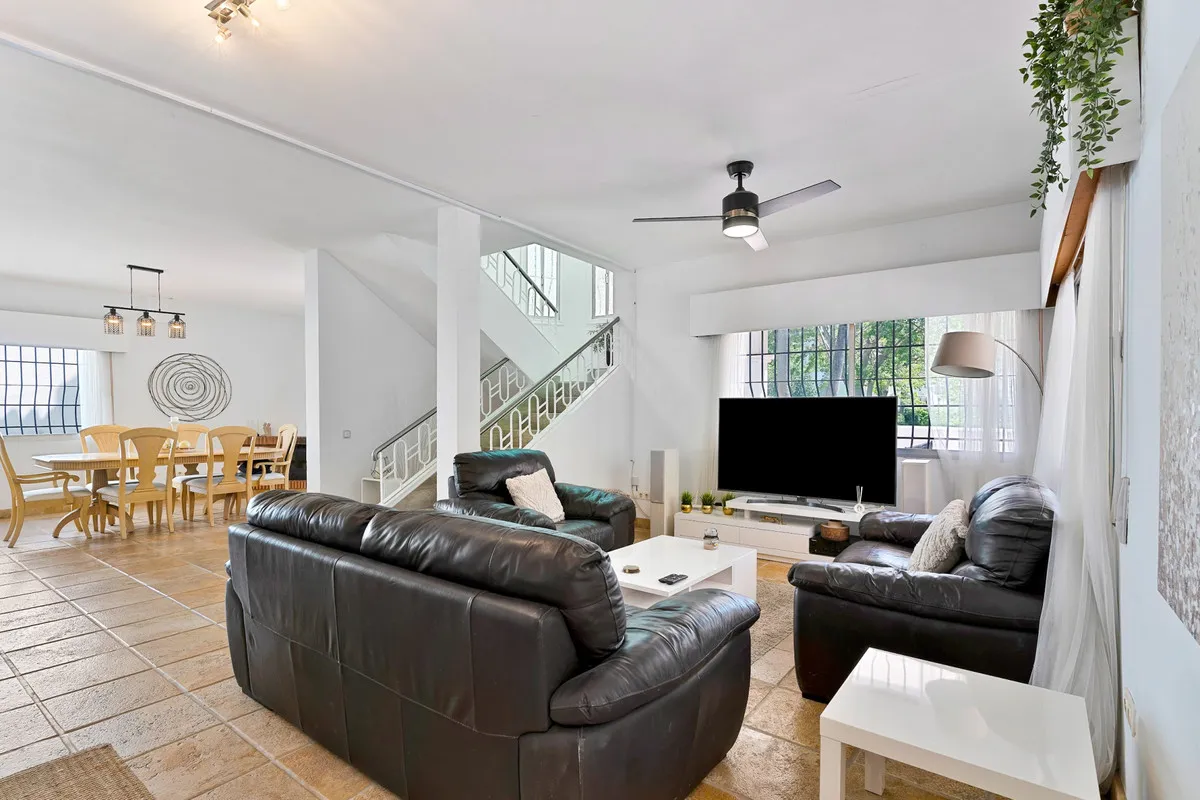 db7e2f3e-7f0b-4bf3-897e-0961ec946236