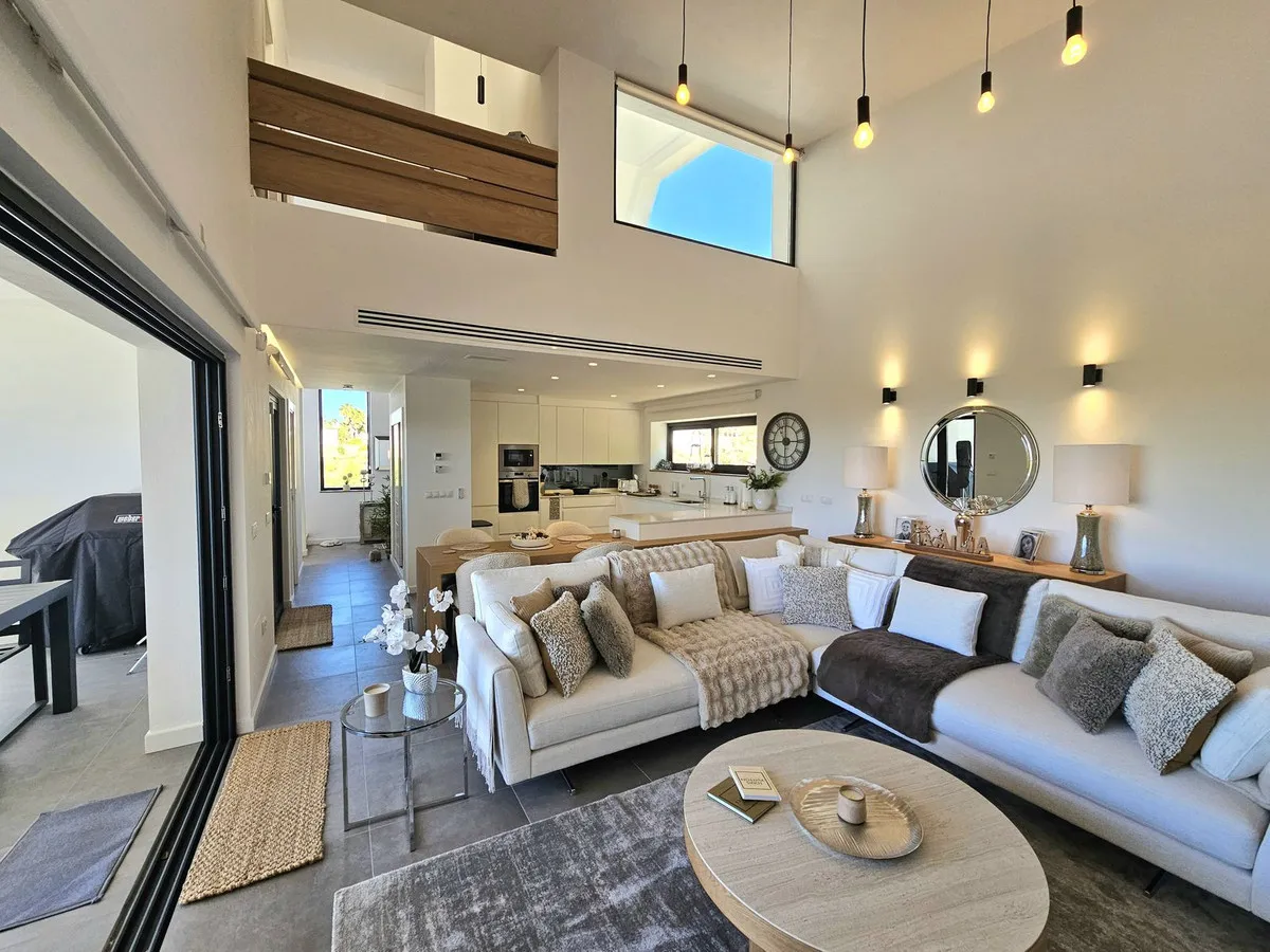 1295e340-a225-457c-89ac-c51a4948594d