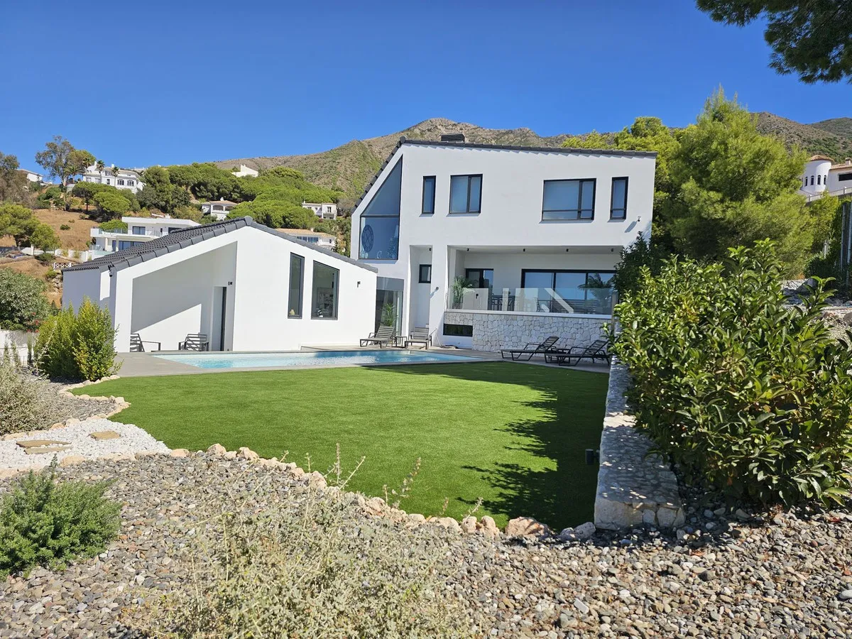 8c53986b-42a6-4bd6-b28b-238c8c3a96ee