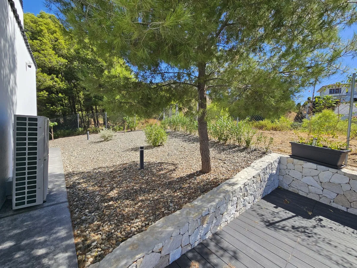 8f0e82bb-ae42-431f-b3cb-b150ca36a415