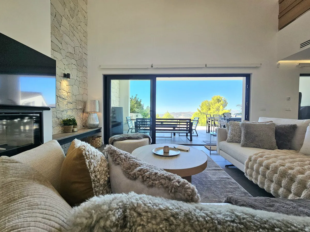 b76ca645-45b4-46e5-b657-4ccecee5f358