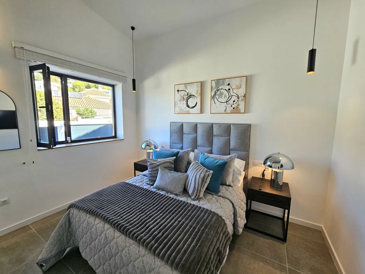 cd7e78a6-4647-48e2-b78f-c2ef0ed26be9