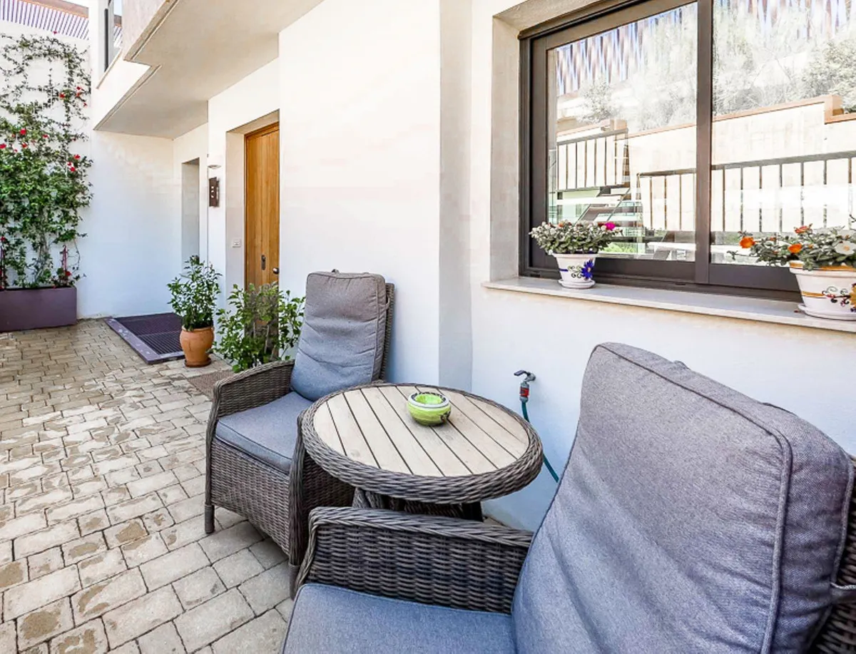 0d92cc15-e177-41e0-b107-421dcdc2c107