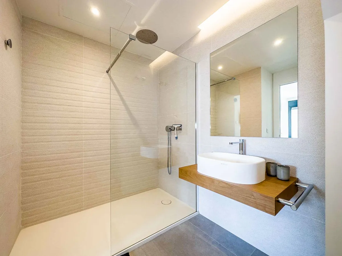 35ee9c5e-02d2-4d93-9b74-f84b67325737