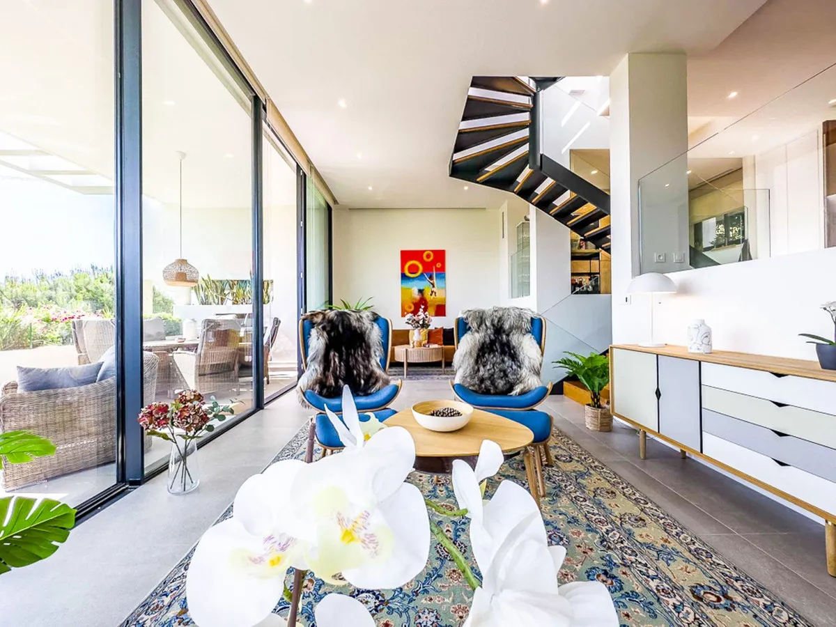 704540e3-cef9-476c-8ece-37c70b457387