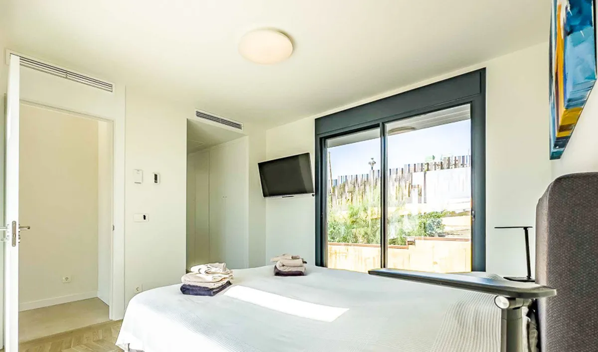 a89483e8-26e4-4473-a818-716bc38653ba