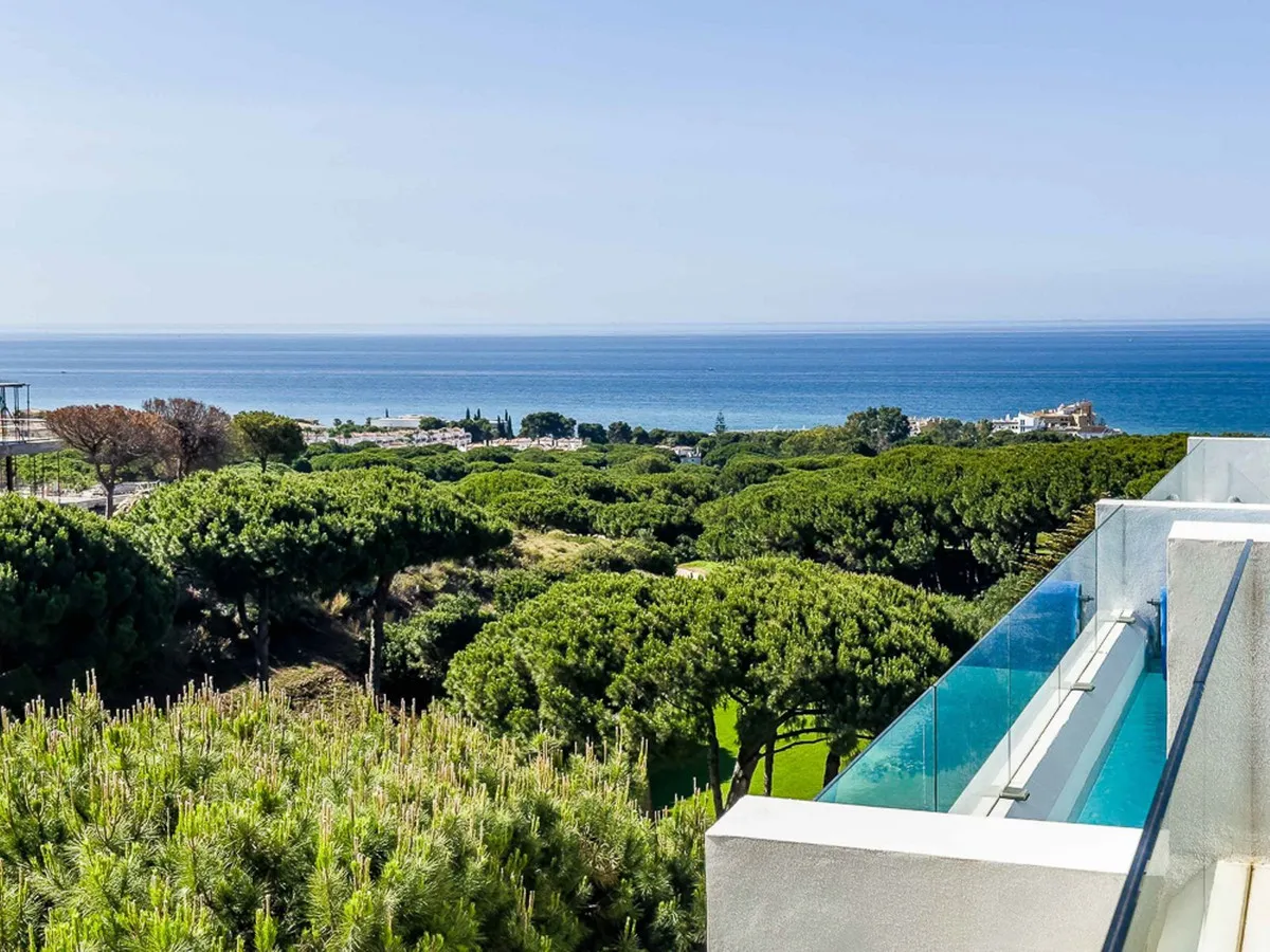 c8e86406-f98e-4b75-8f45-c10819978946