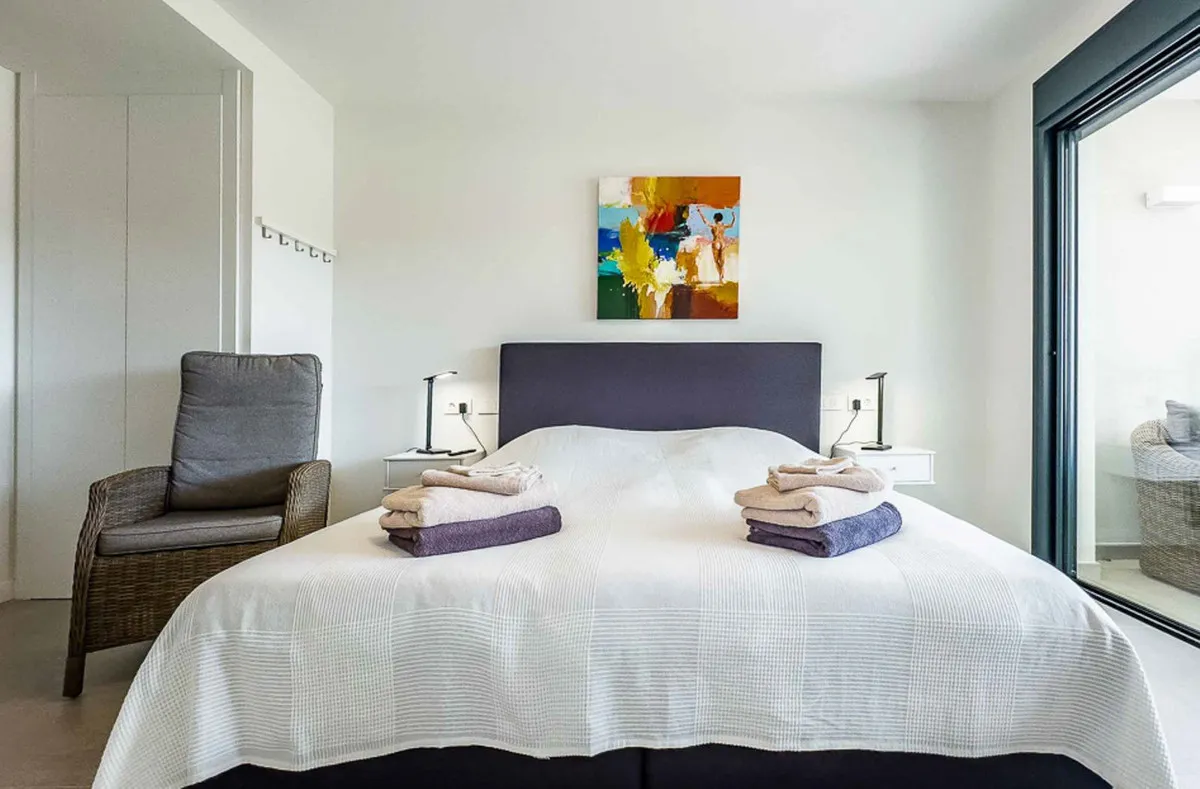 e0bc0889-634e-4da2-a4f4-e2759275d3a1