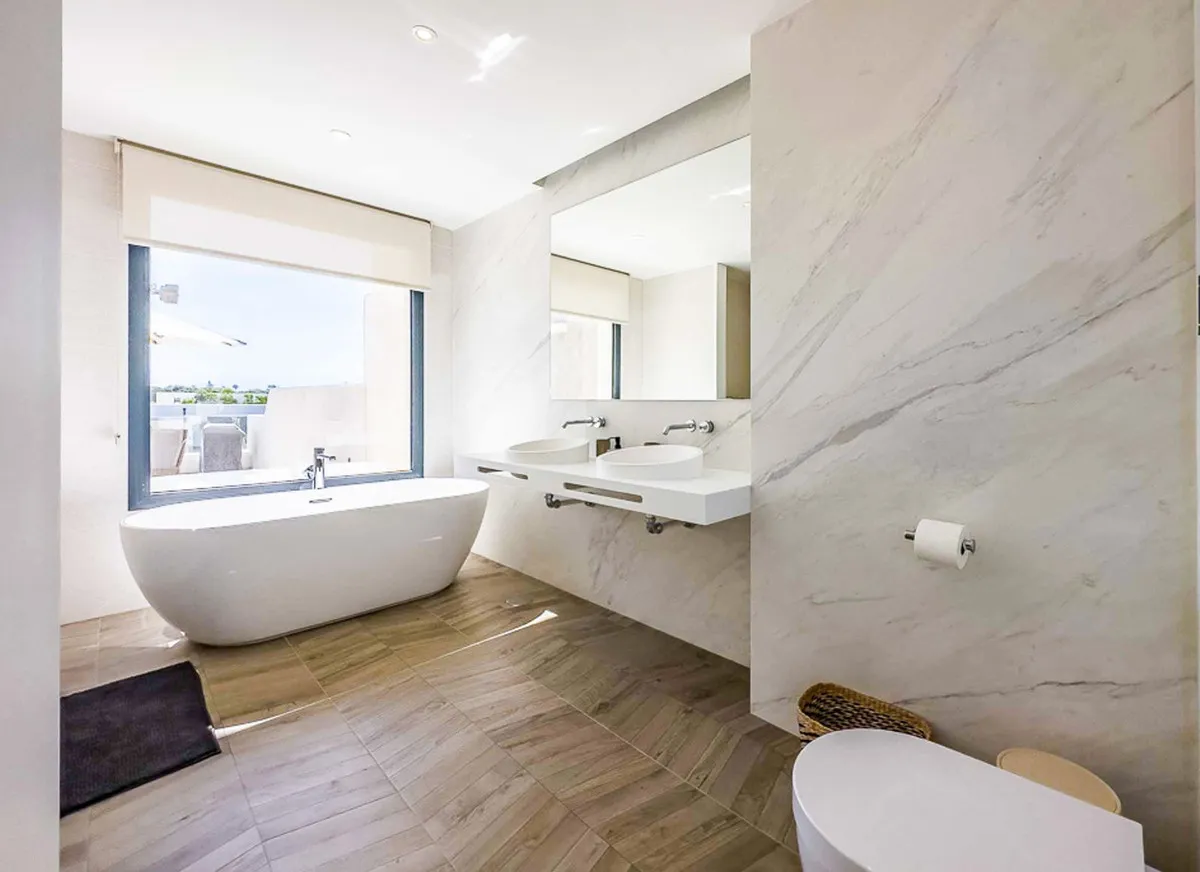 feace6e6-8ed3-4fa9-b01f-0131bec6c876