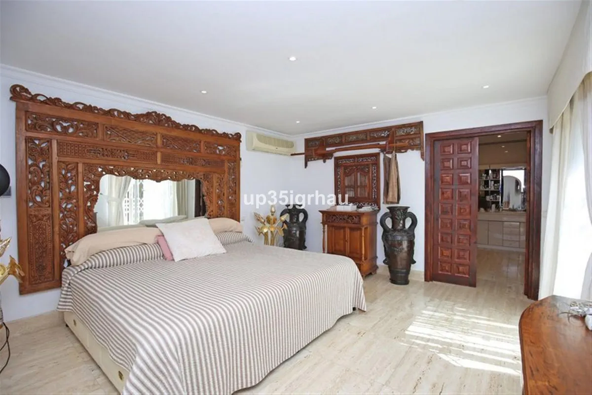 7f2fde8b-96cf-437d-93ba-7fda17b641db