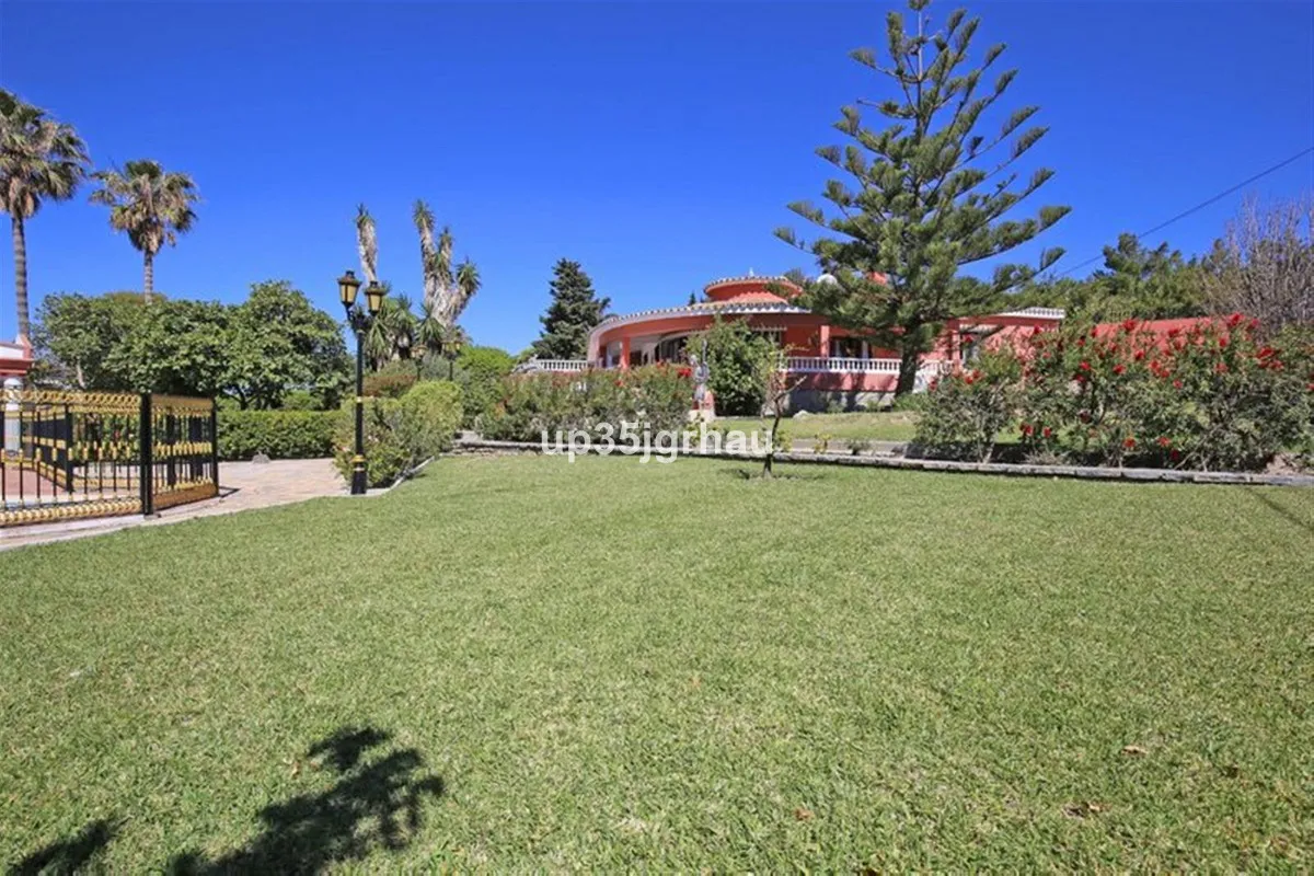 f1395d6d-e8da-4dca-9c81-fc1f79a44257