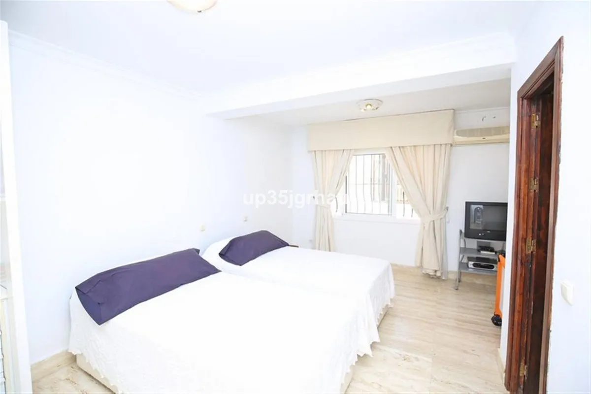 fb6827de-67f6-4393-94dd-58855e02bdb2