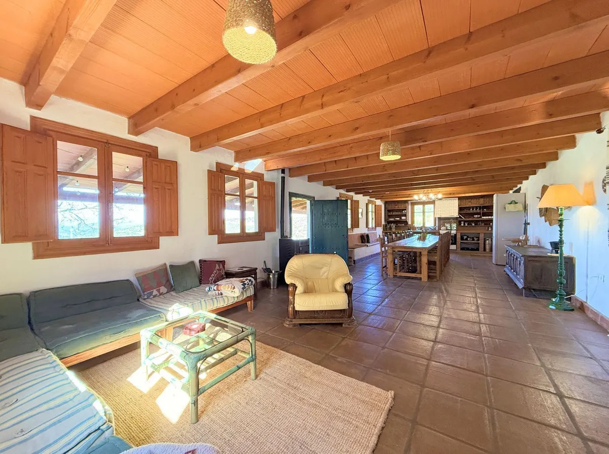 012c2ef4-8b68-4c57-81e6-c2a424d837e7