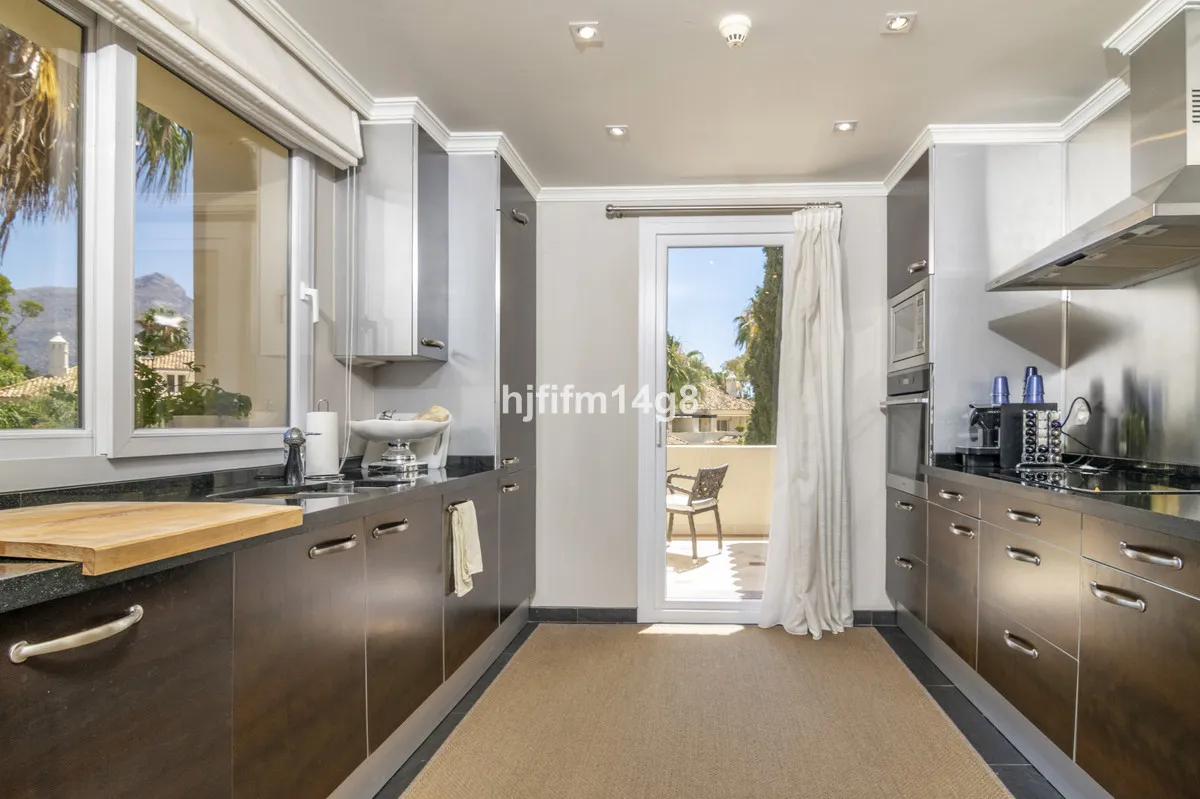 05f2a4e7-9ef4-4047-a352-c7a8d7f063a4