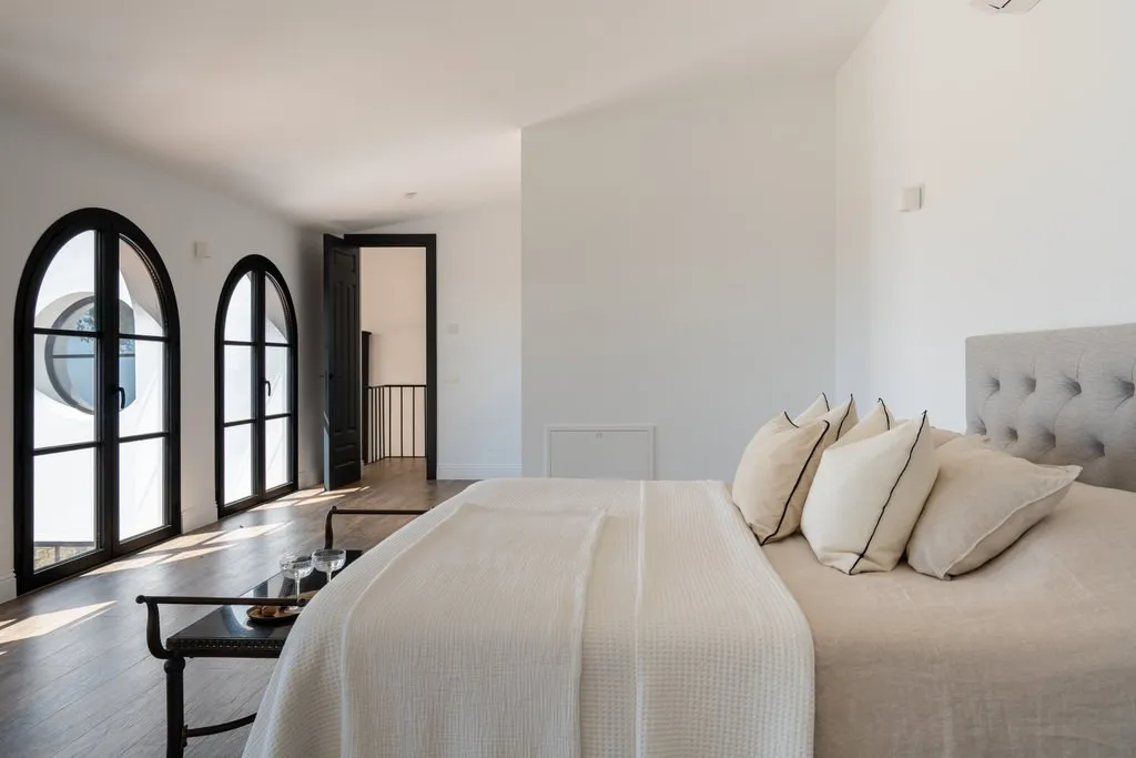 35c124b7-f992-48c7-854f-77f4600383ce