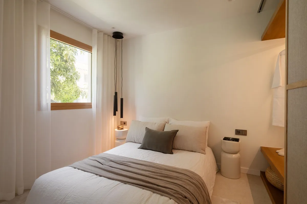 b05b9a28-7107-4596-a126-72d367893d45