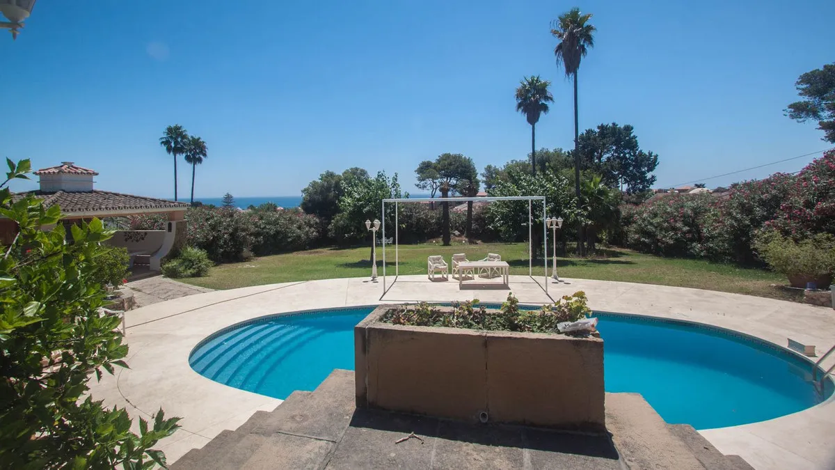 8f01fe6a-2847-49c3-979d-610fd26f1cb9