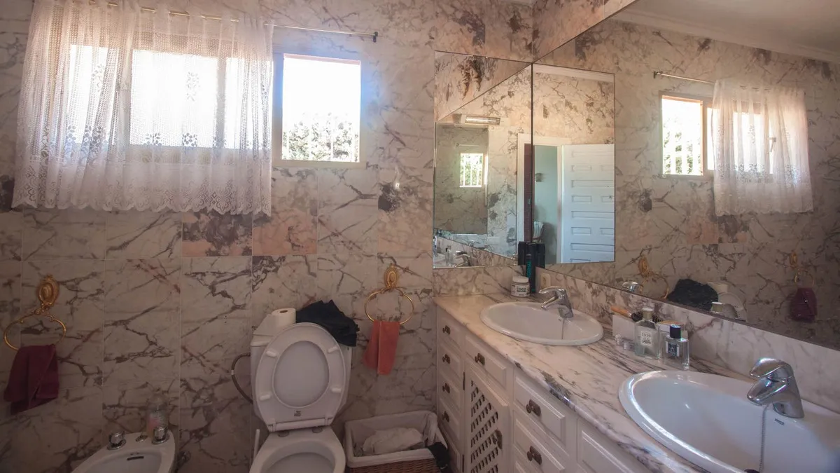 bf4b92ad-0330-4286-84f0-791dd378e3e2