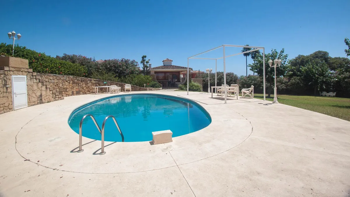 e9b16592-55b1-4f11-8f1f-e27f73f3c986