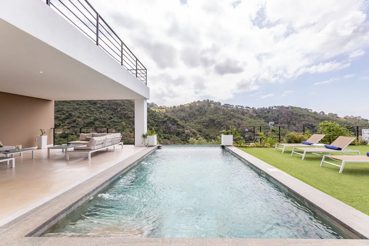 b5fa477c-a186-40c8-8e13-5a80c159ddc9