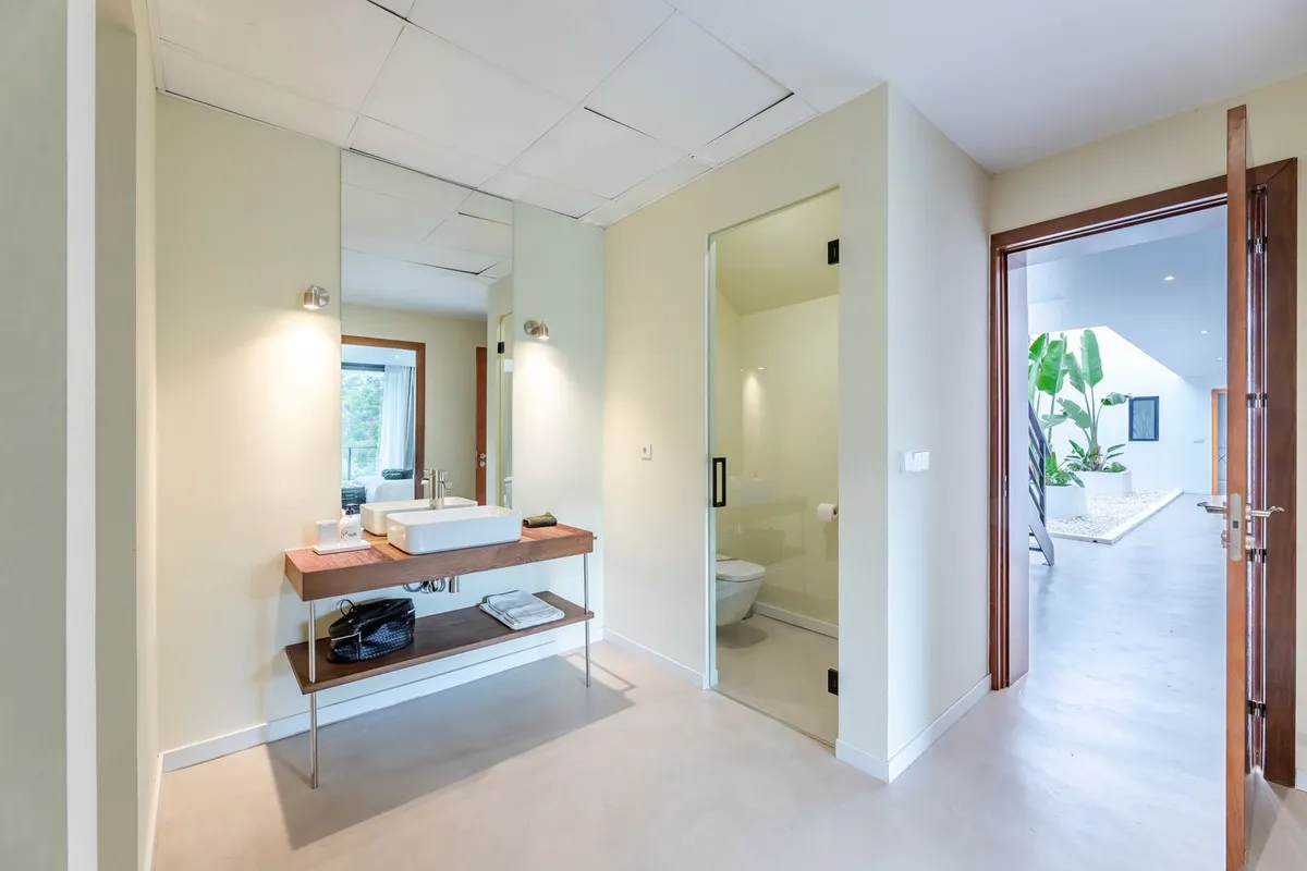 d3297383-1f58-4952-ac92-9b8a48d2a427