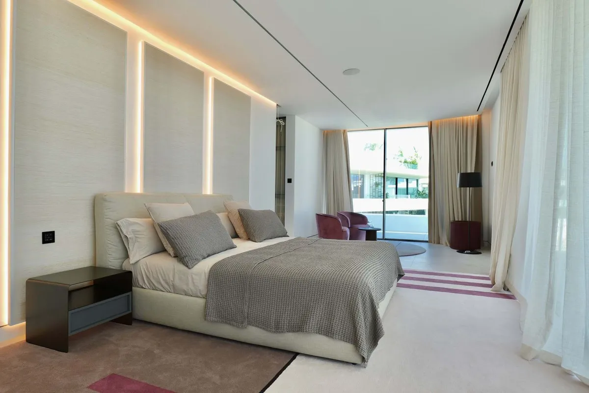 18ddf62a-f5db-4918-a300-26e74d0de176