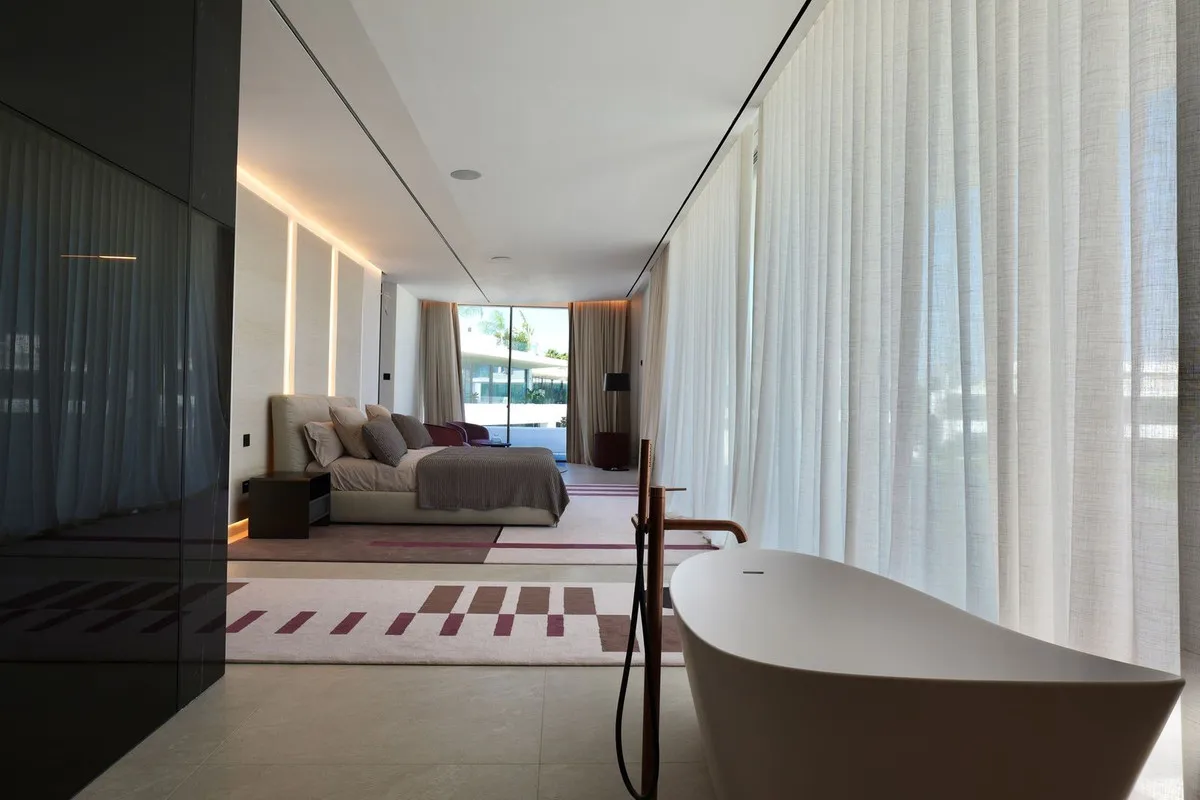 79a6529c-4ad0-4dc3-ab86-fe2612fe78a7