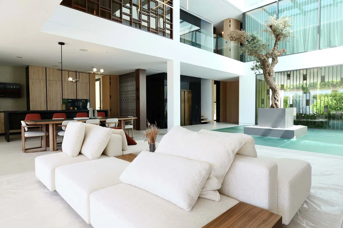 92005807-1005-4f12-b2c7-d7c2e91c1fea