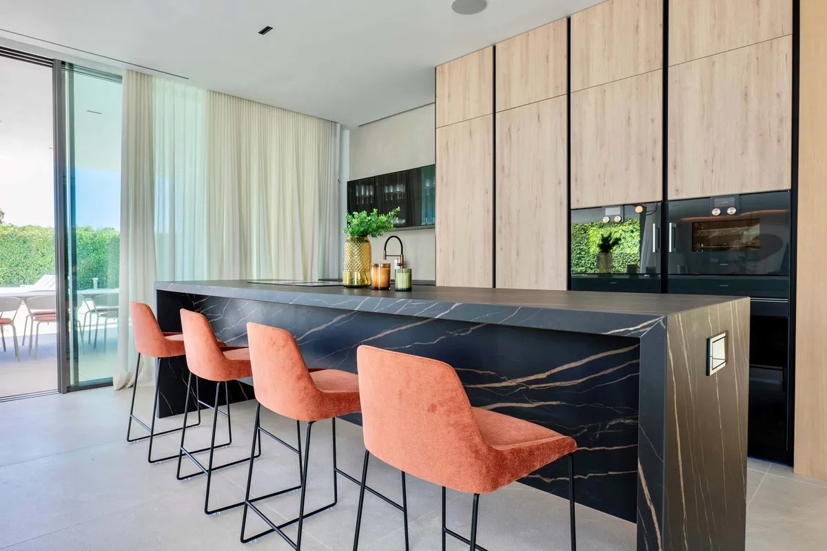 e777abe8-2f85-4b3a-8bb2-a039bd5e2198