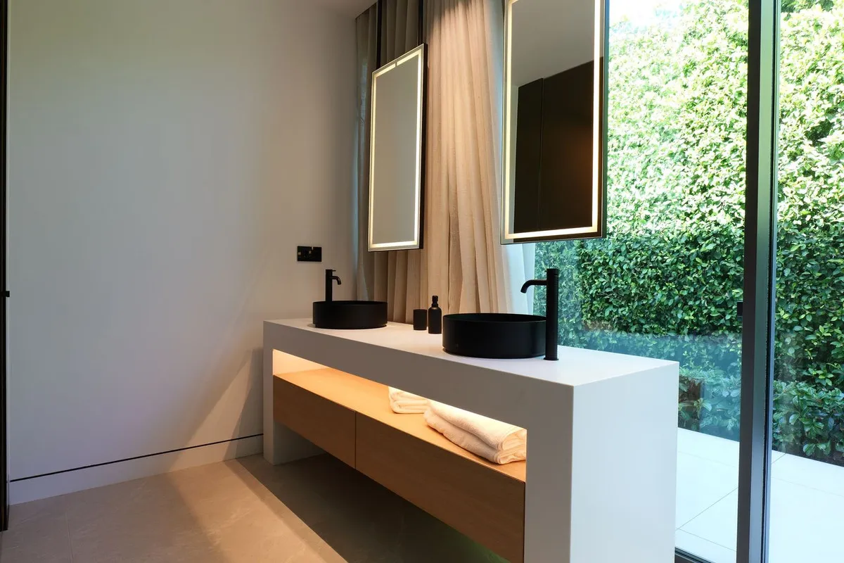 f56c1c84-296f-4db9-a46b-35298b9be9b1