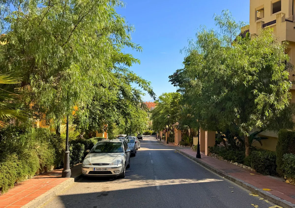 8599aad6-3637-4651-b1a2-8a6b470dd5d2