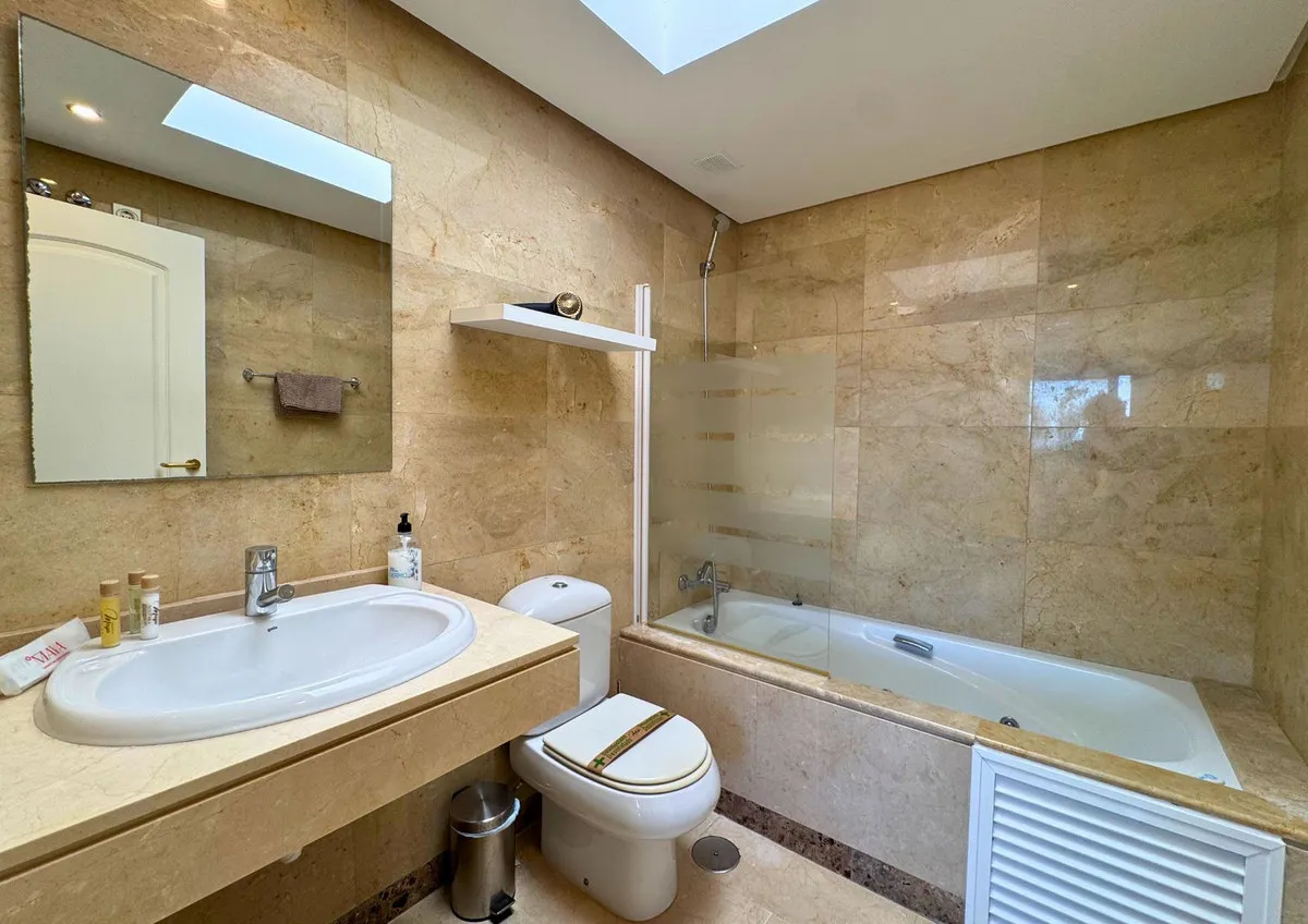 aea79a02-28e9-47e4-bf9a-fbf5daca53a3