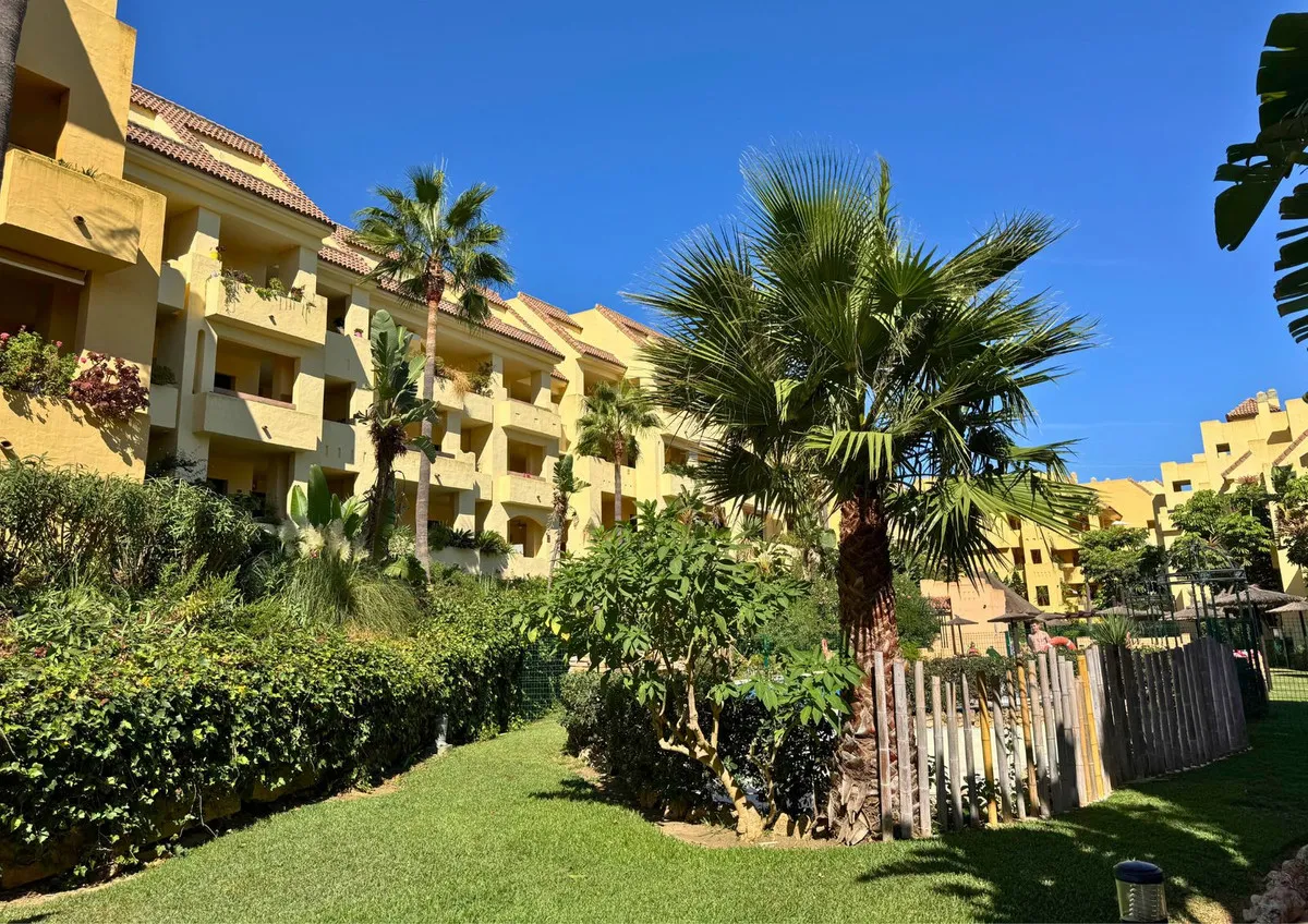 b5c7cfb1-5452-4d4d-a844-243727b98165