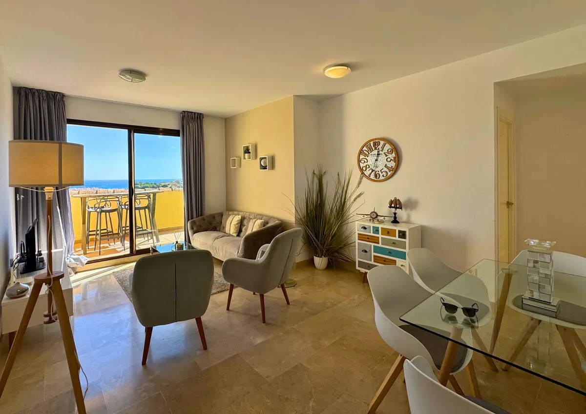 dc2004c2-7d97-484a-8efd-d509c1c54d1d