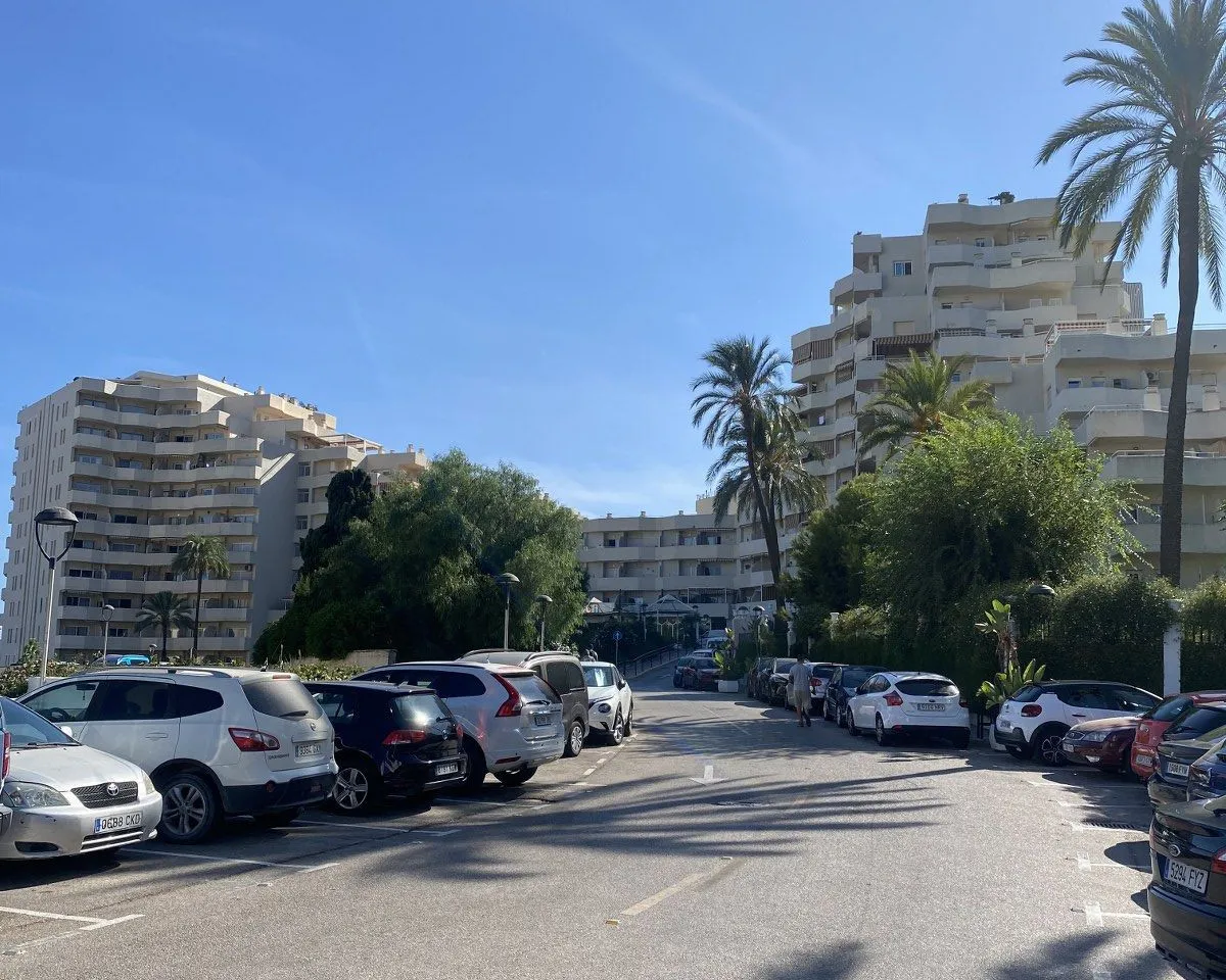 2b1273c5-e36f-48b3-afbd-1c70a9e607fb