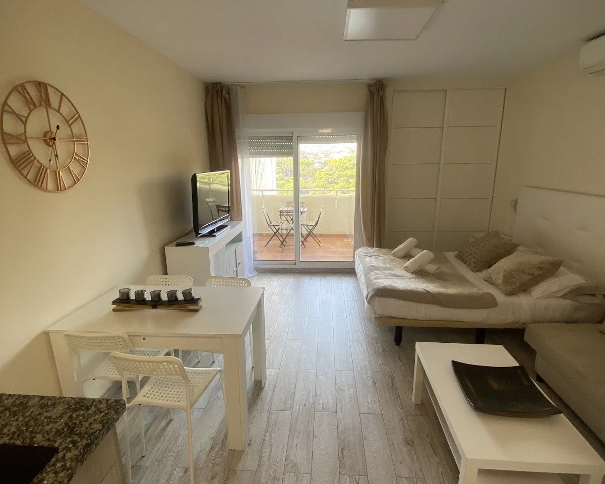 d4782ecb-0a3e-446e-a53b-a2a6bedf9524