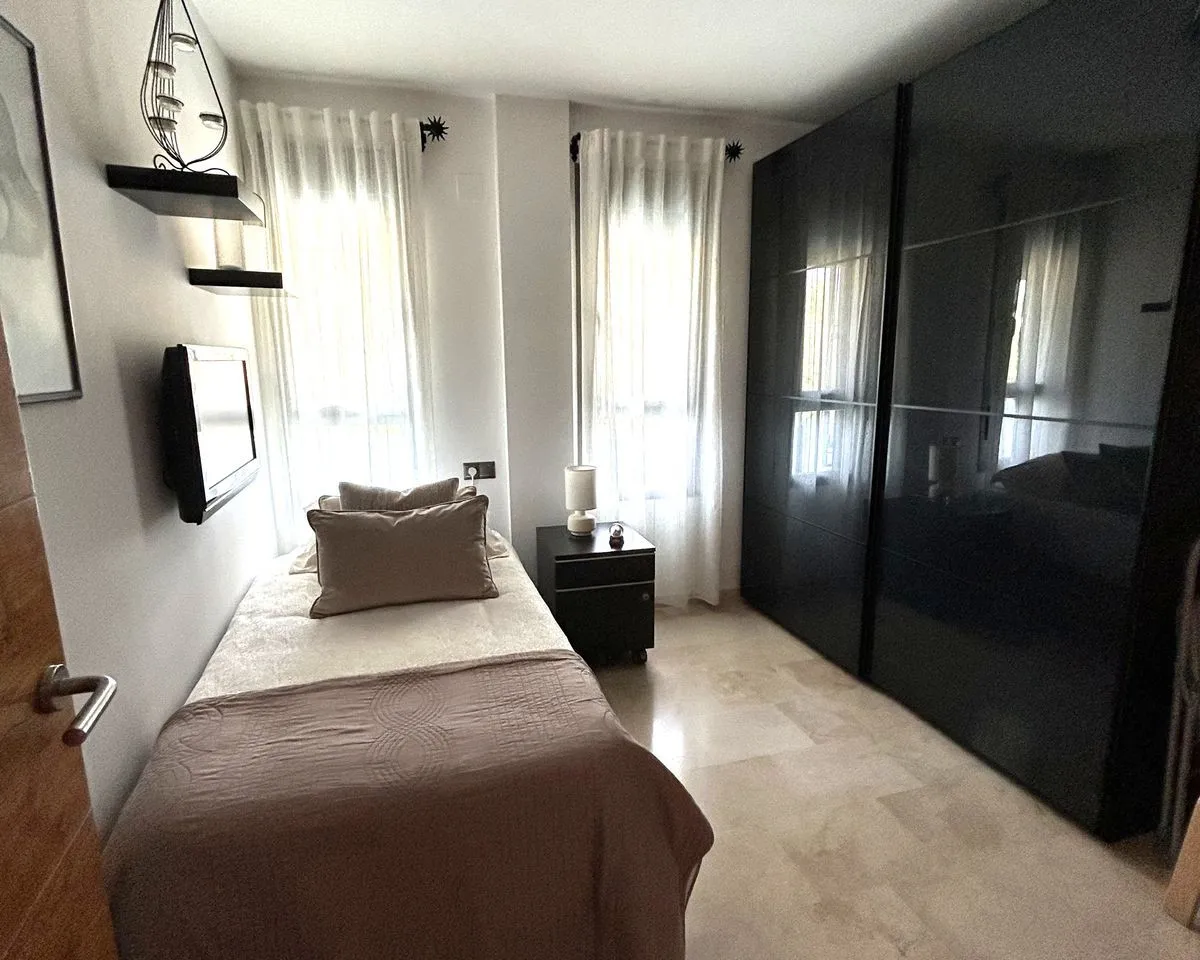 2b77d1f7-4e37-4038-9a00-a42a62875836