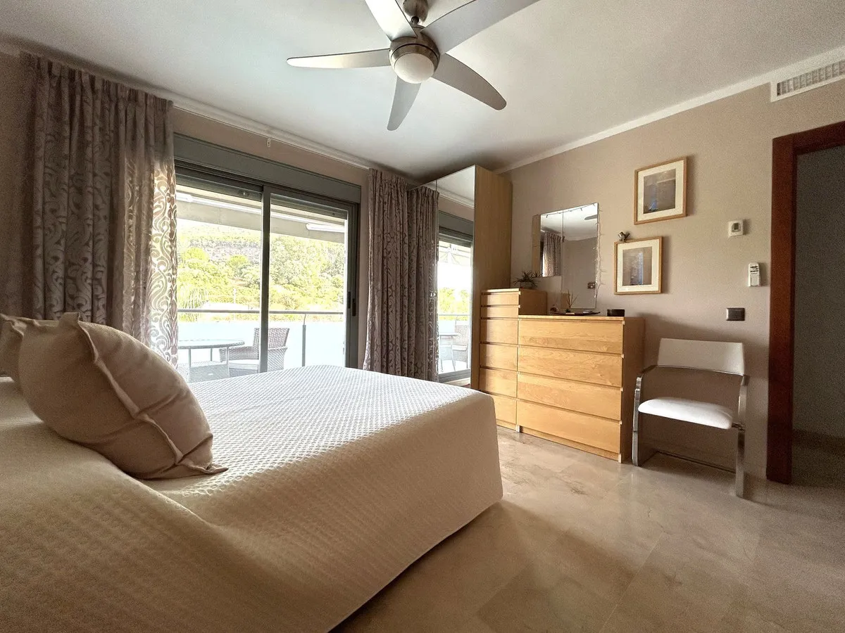 8deaa8ed-6e33-4e19-8ae9-256c0ee516f6