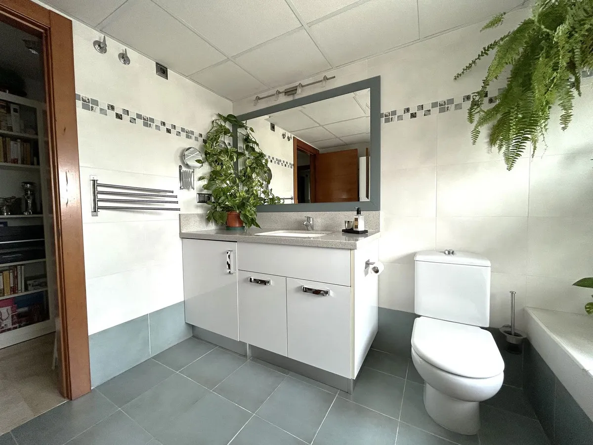 e4bab325-3b47-467d-970d-f3dbfc9232a3