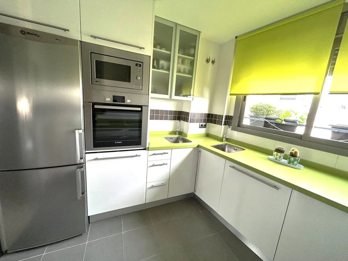 f35e6608-64d9-465f-9724-b35754a15e1a