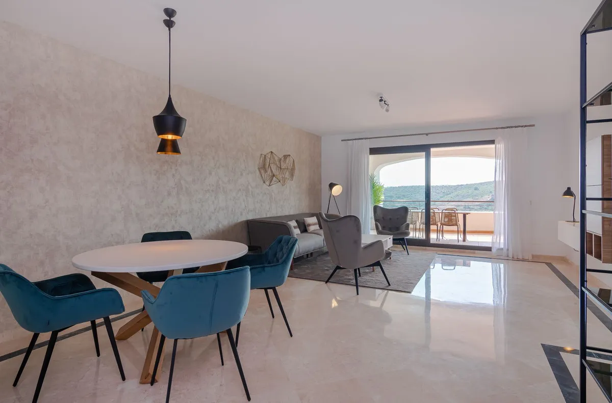 d8e18ff4-bb17-4d94-9969-1b822827265d