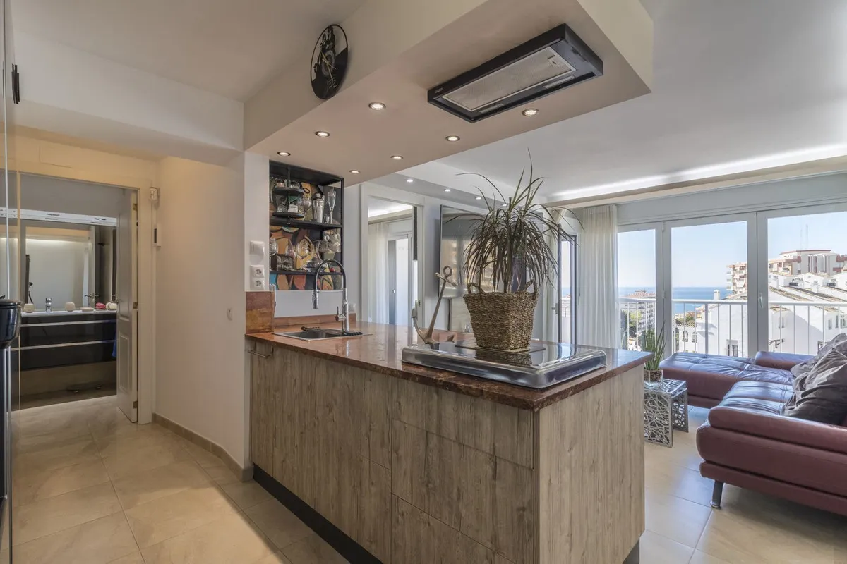 aadf7d4c-a184-41fc-aca4-eed8077761e1