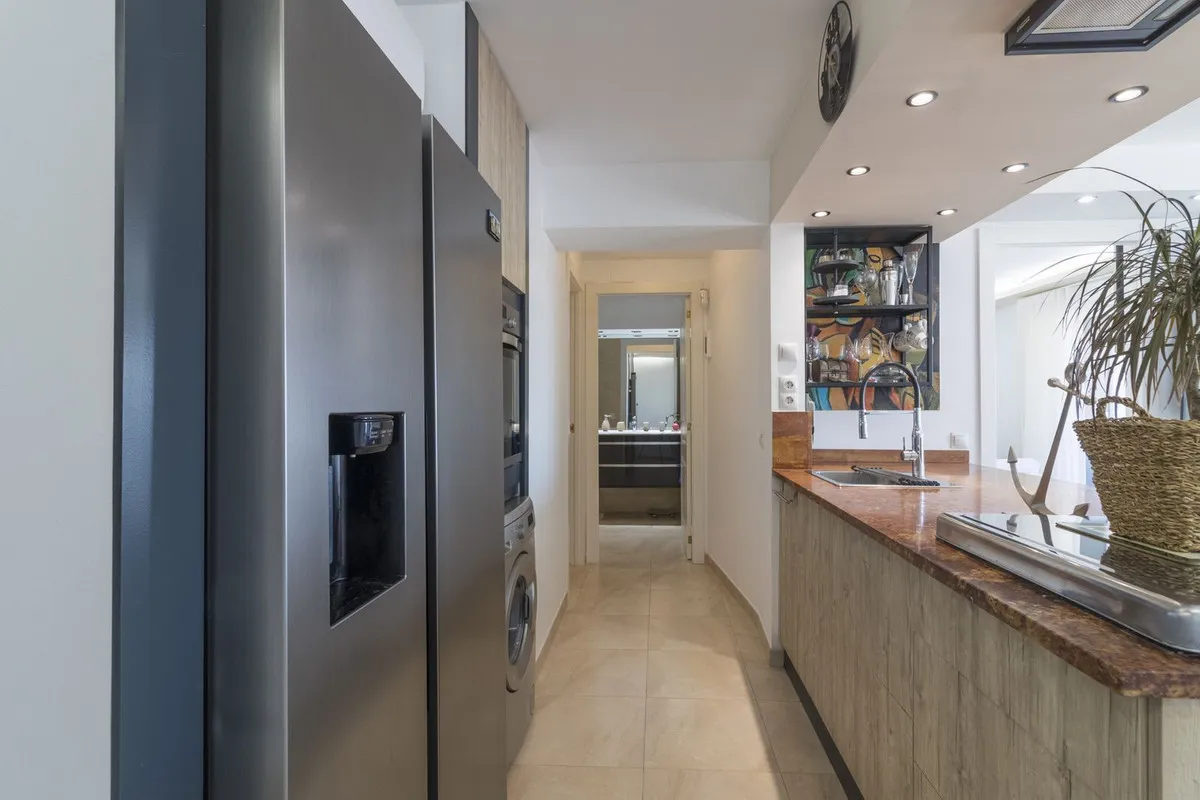 f2a273cf-61c6-4b79-bc00-6e8e494d9f80