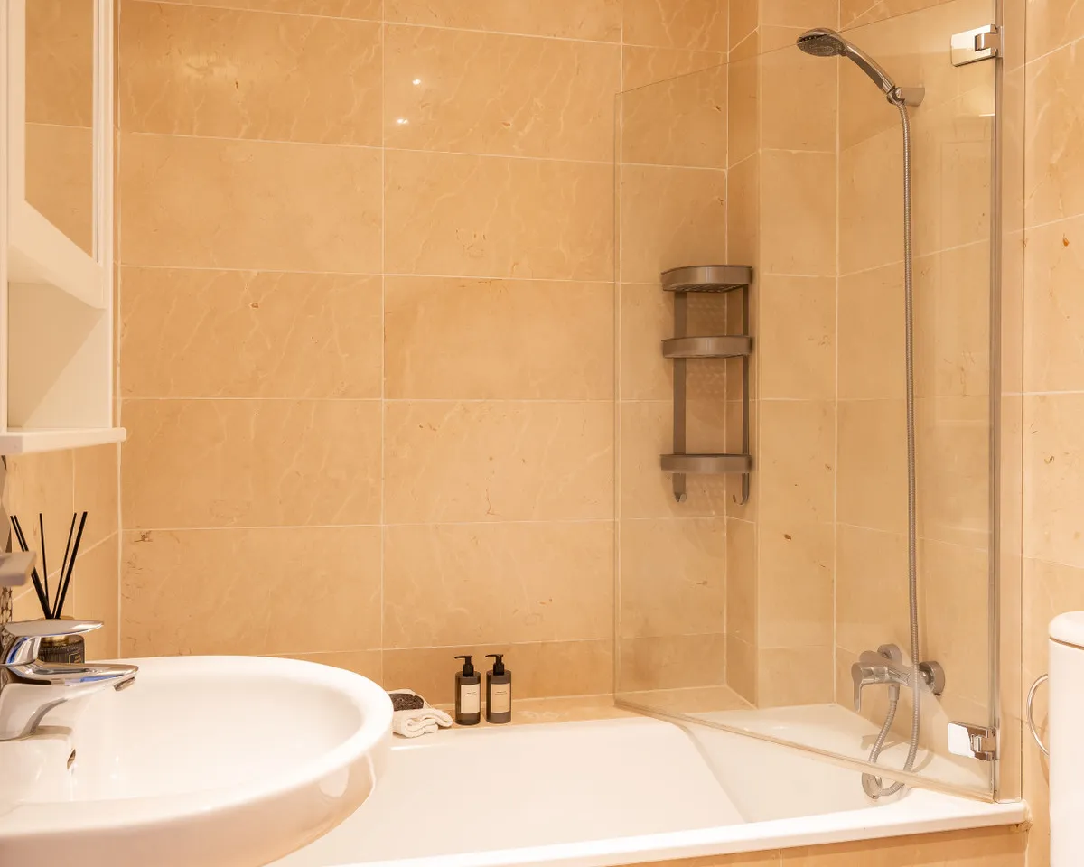 37a7f3c6-c17e-48b6-8d06-dd19b92f4f9f