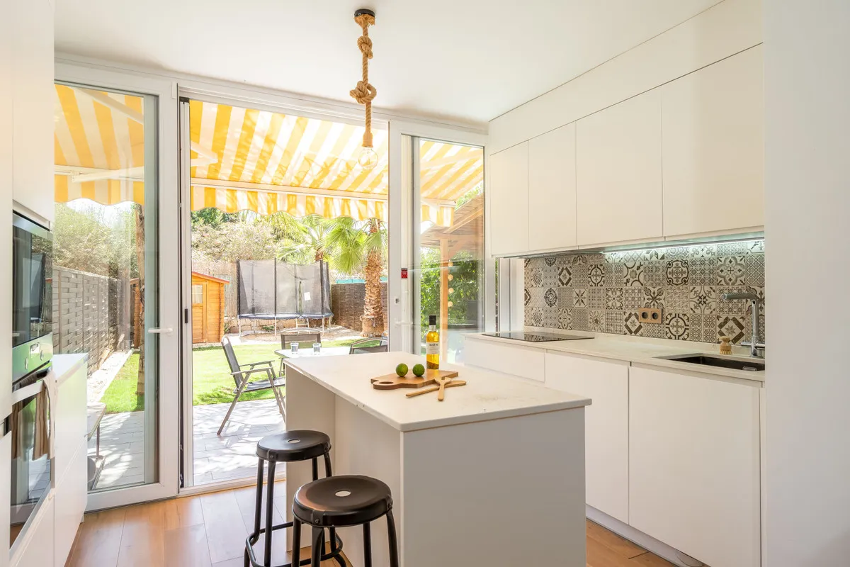 41f0e2bf-ffd3-4abd-9d19-17bd8cafe6f0