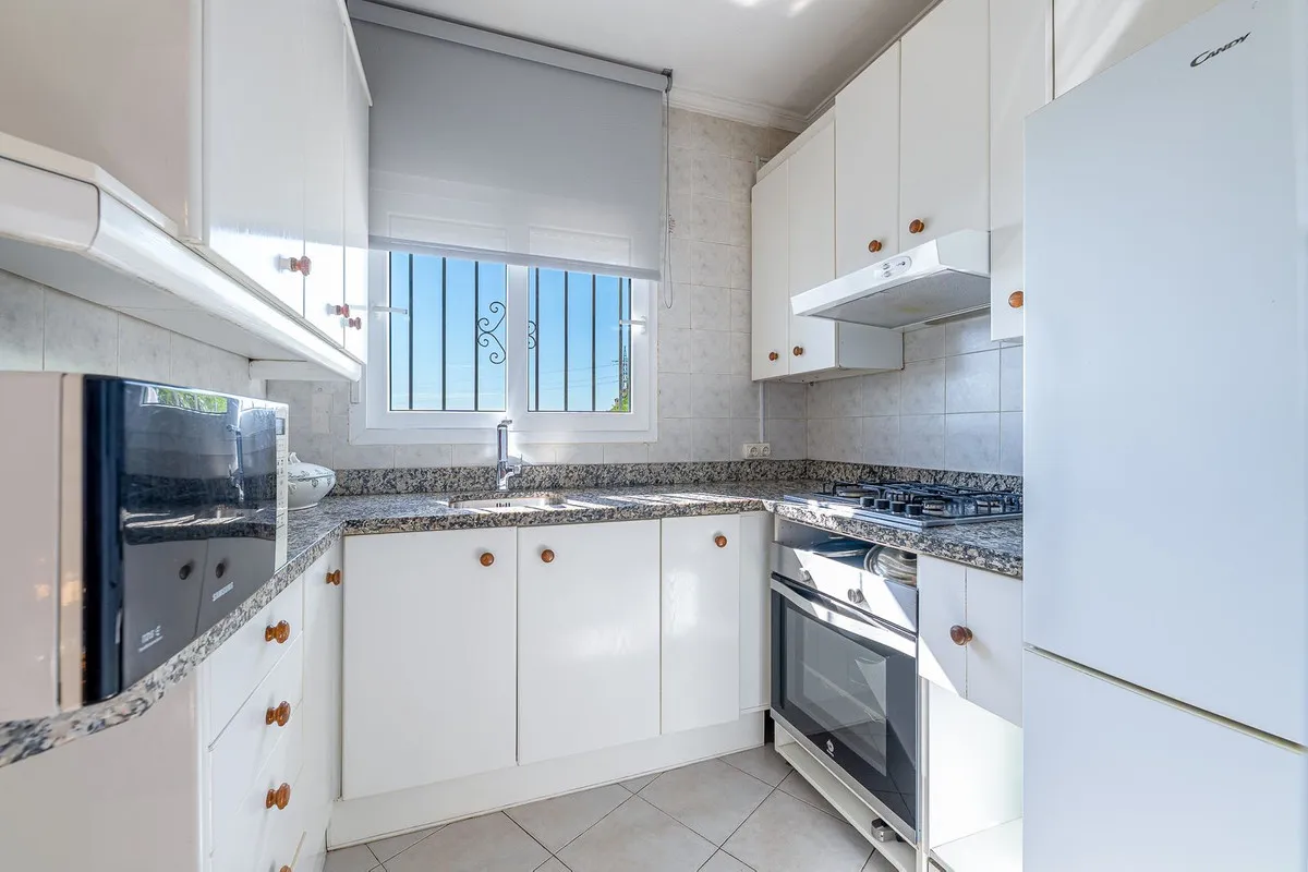 2c6f1995-e49d-46b2-af5b-44d3e8bfa3b2