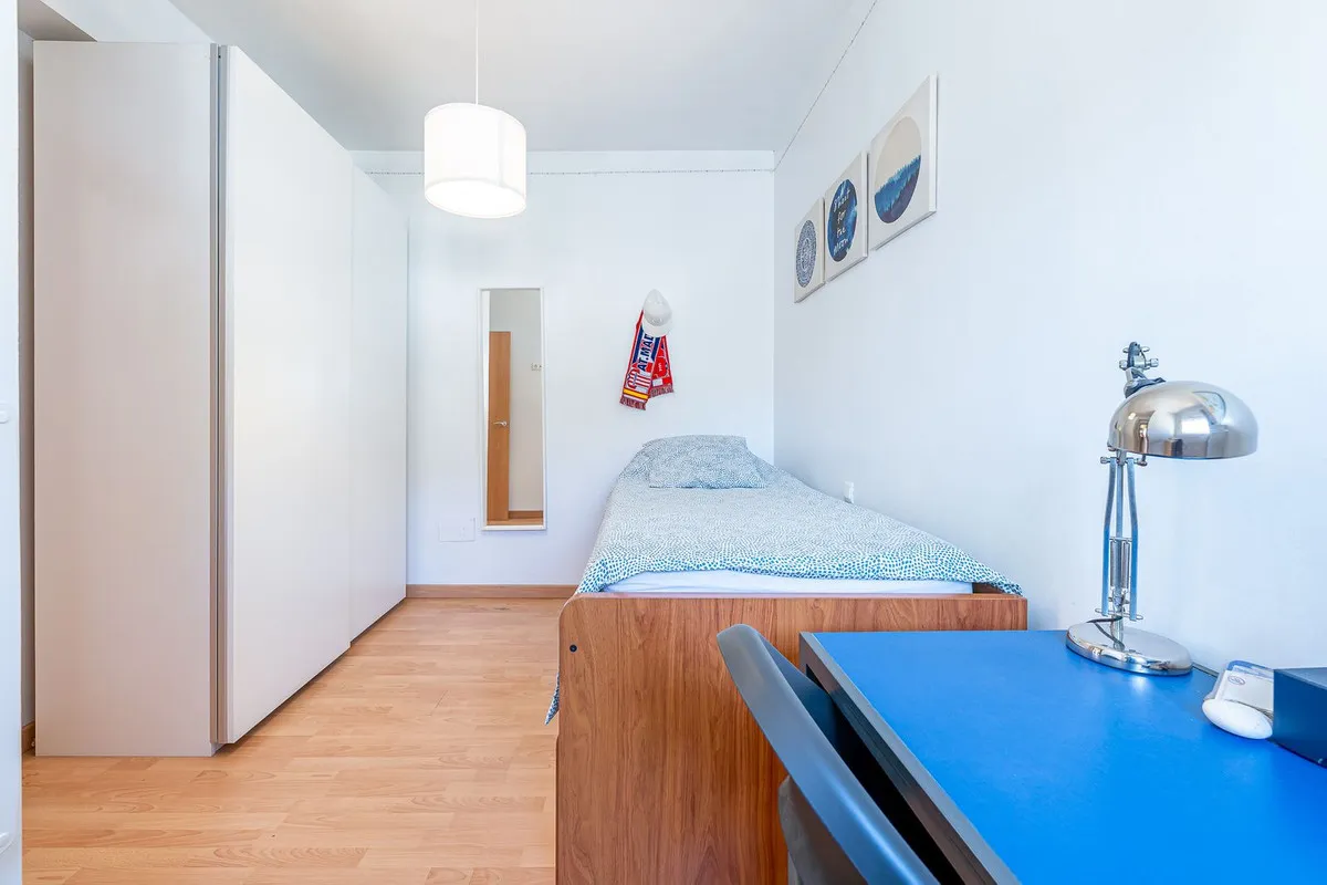 6e674124-3a15-41e9-b27f-c26c6154d2bb