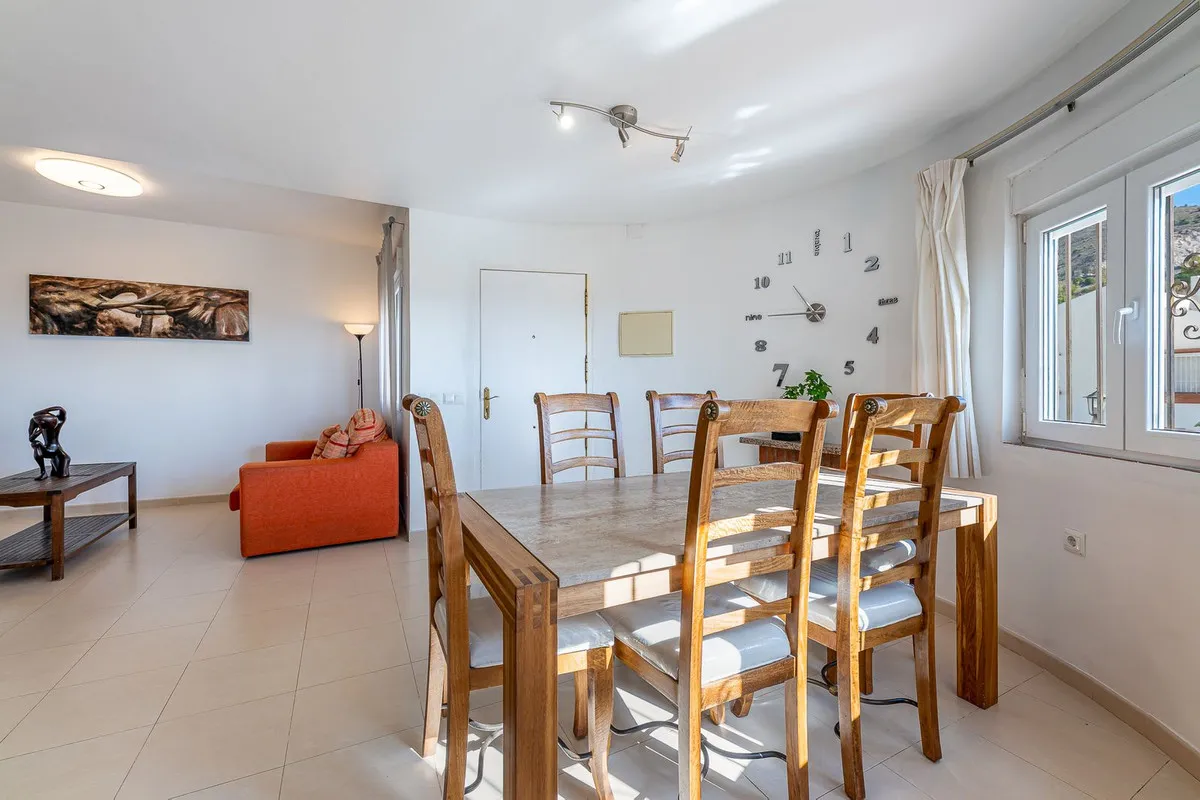 6fee0deb-0e92-4a8f-af0c-8c2aae3d6984