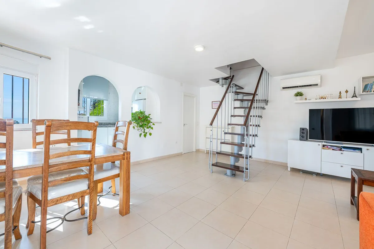 a216ee81-9809-4992-8c86-166303903ecd