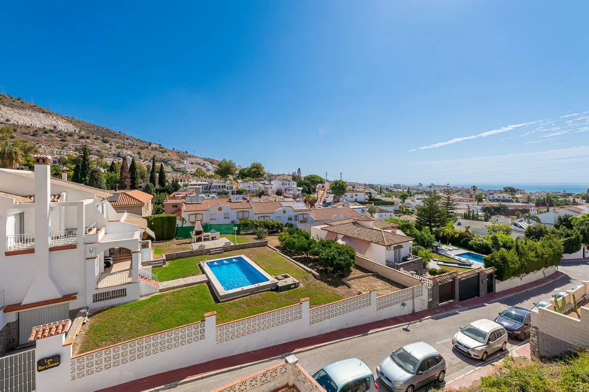 d12543aa-ff95-4349-8314-80de27d97253